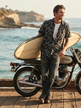 Iron & Resin Tropical Palm Leaf Print Short Sleeve Button Down Shirt Large